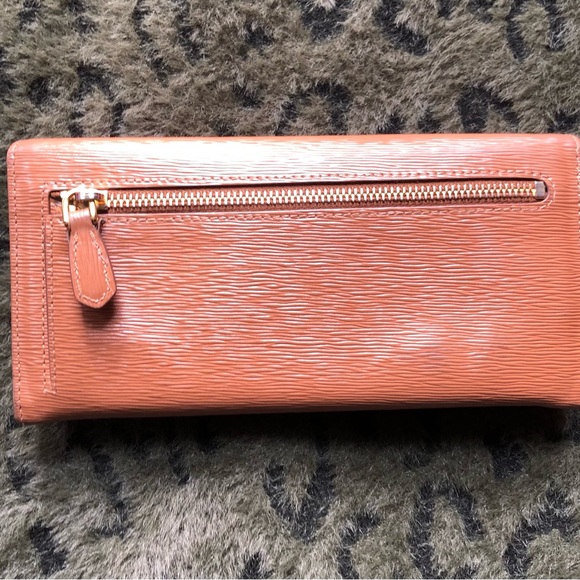 Auth PRADA long Vitello Wallet - Epi leather chestnut color w/ detachable ID tag - Picture 2 of 16